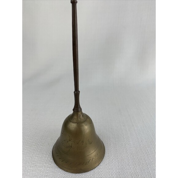 Vintage 6” Etched Brass Bell Made In India Hand Bell Ringer Dinner‎ Table - Picture 2 of 13